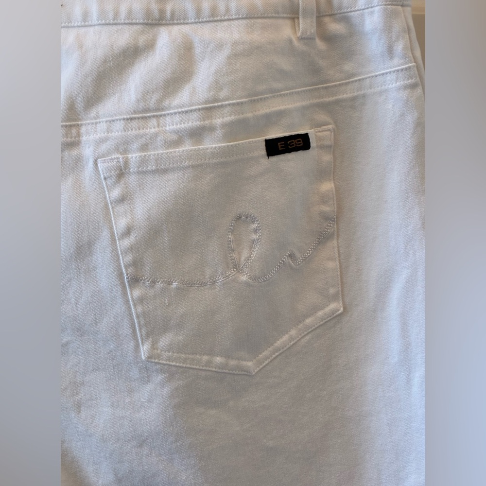 E39 by Eric Women's Straight-Leg Jeans Size 14 
White like new condition cotton - Picture 2 of 5